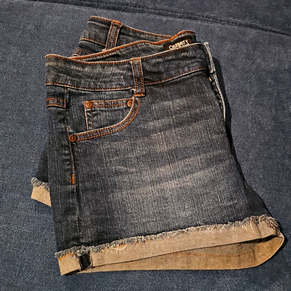 Celebrity Pink Dark Wash Jean Shorts Size 11 - Picture 7 of 7